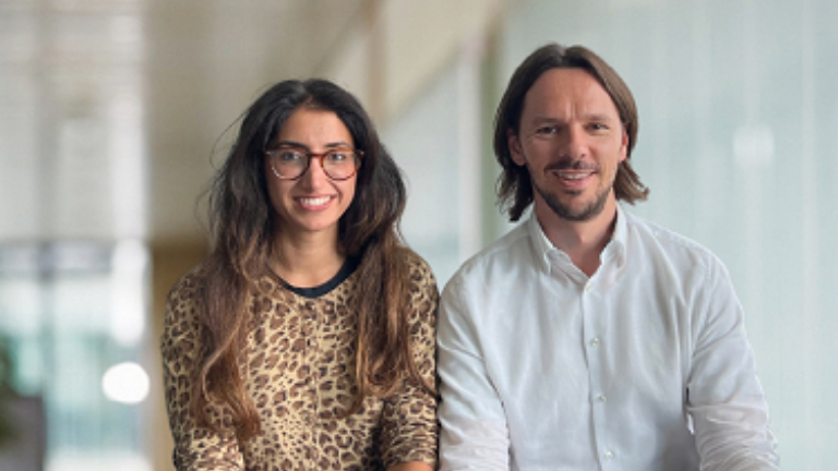 Foto: Dr. Negin Bergmann (Gründerin) und Julian Lederer (apoBank)