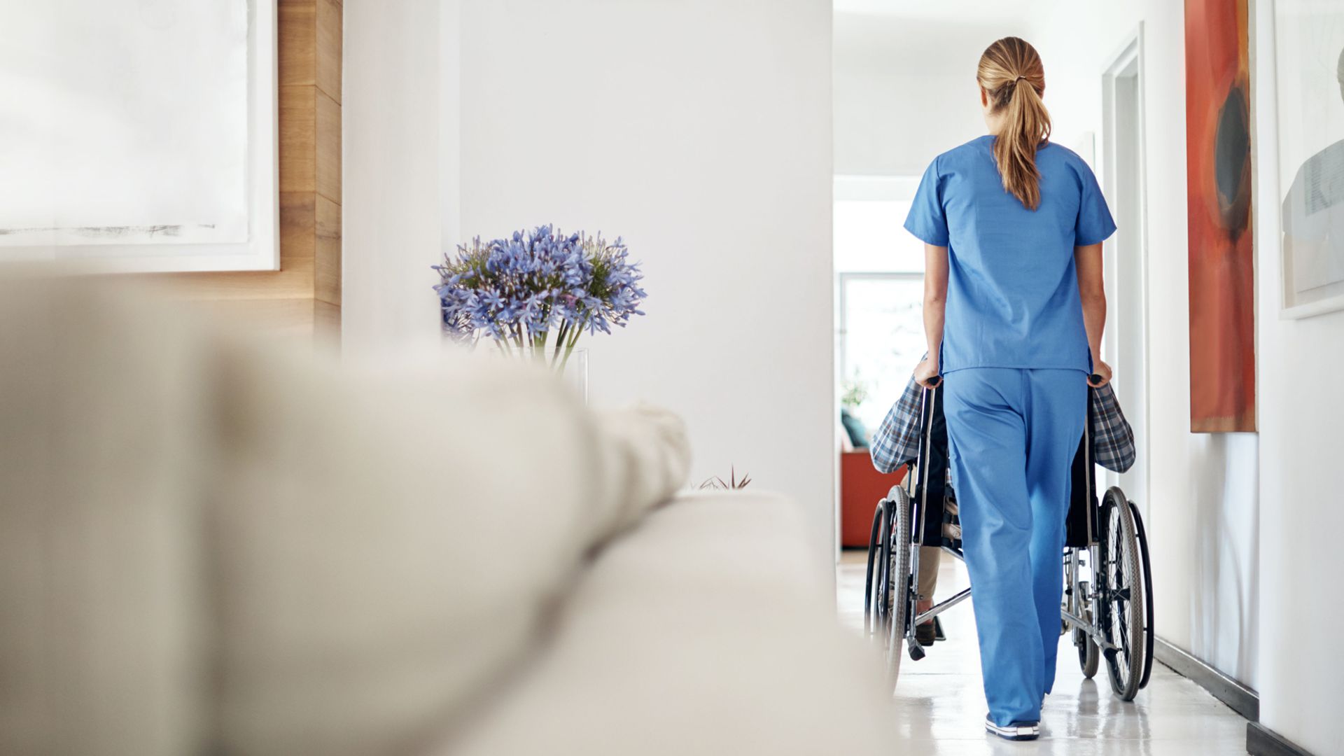 branchenreport pflege cover schwester patient 