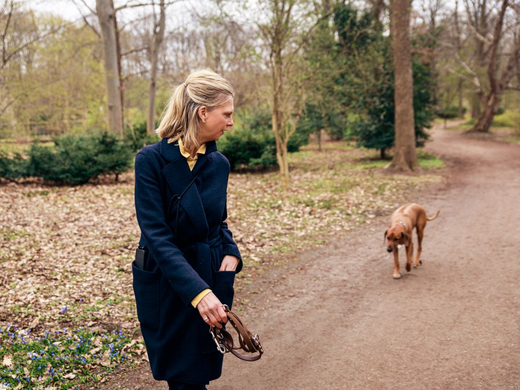 Tina Toellner unterwegs mit ihrem Hund