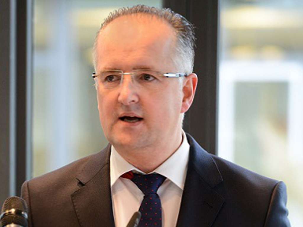 Begrüßung durch Volker Mauß, Leiter Institutionelle Anleger Begrüßung durch Volker Mauß, Leiter Institutionelle Anleger