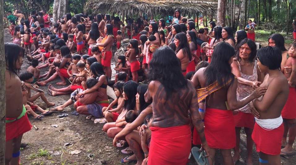 Dorfversammlung im Amazonas Regenwald