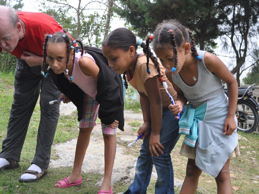 apobank-stiftung projekt diano kinder putzen zaehne apobank-stiftung projekt diano kinder putzen zaehne